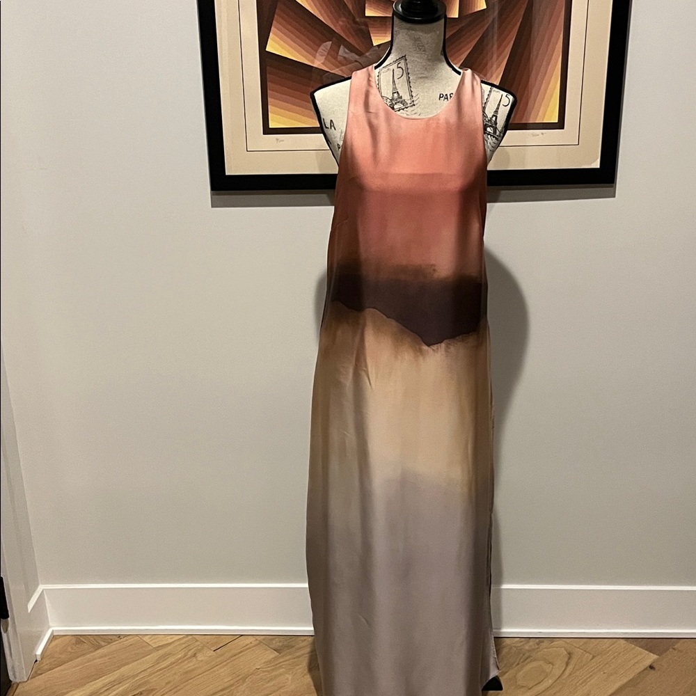 Elegant Gradient Sleeveless Dress